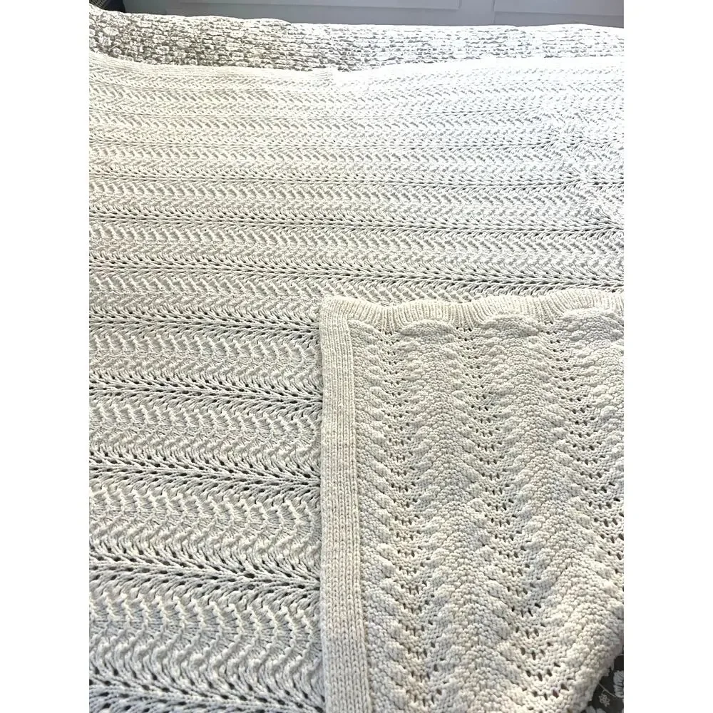 Hand Knit Fashioned‎ By Muriel DesLauries Blanket Scolloped Edges Cream Colored